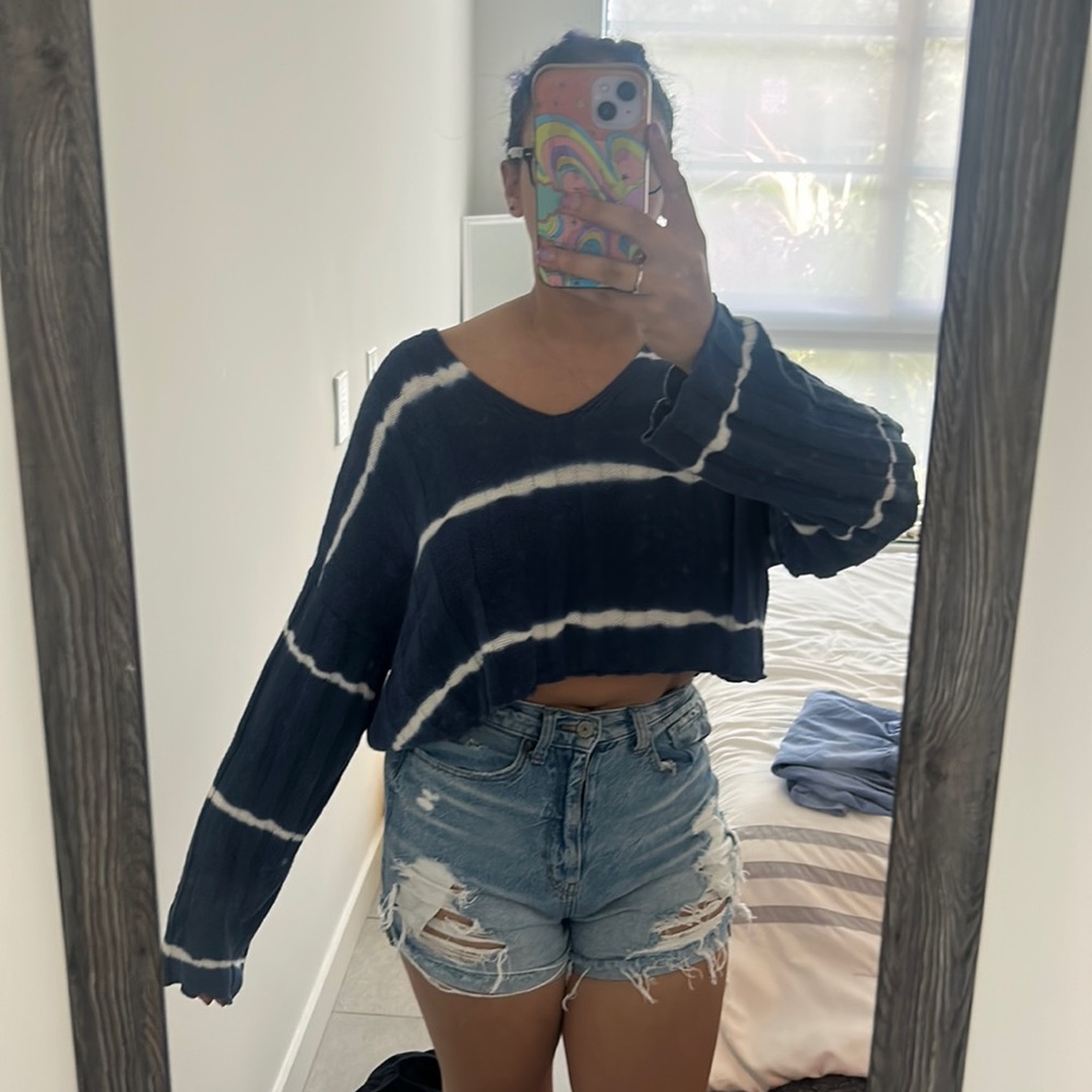 American Eagle blue sweater